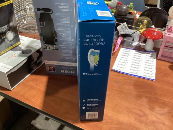 Lot # 1748 Philips Sonicare 5000 Electric Toothbrush Set $100