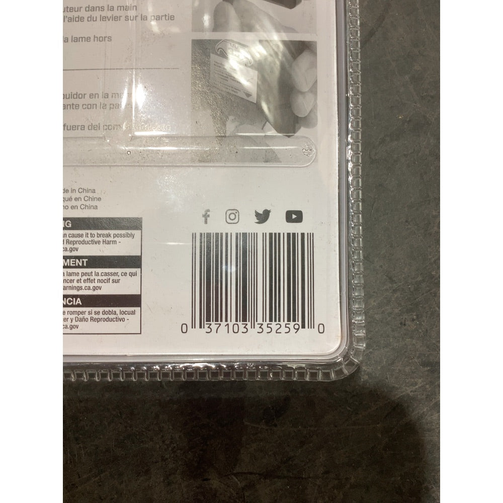 Lot # 1761 Crescent 35 Piece Hook Utility Blade Pack $7.00