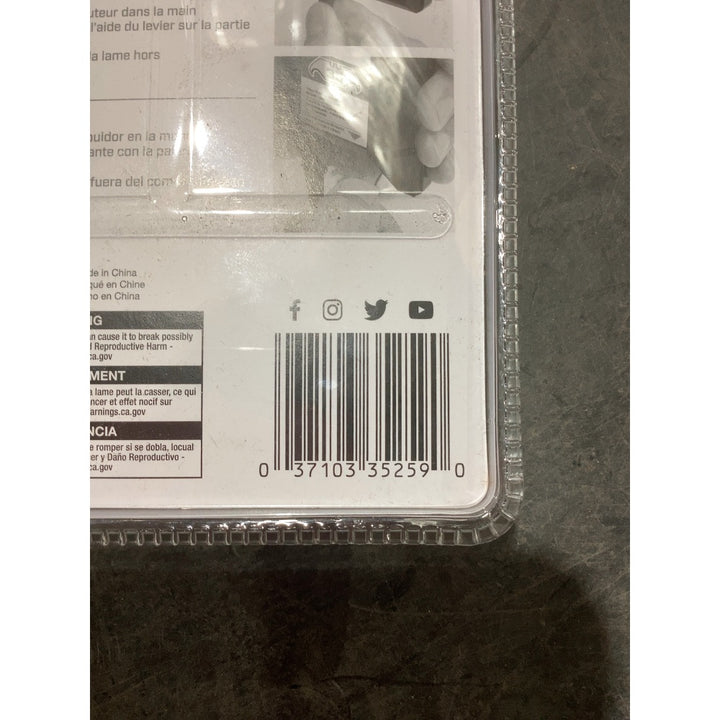 Lot # 1761 Crescent 35 Piece Hook Utility Blade Pack $7.00