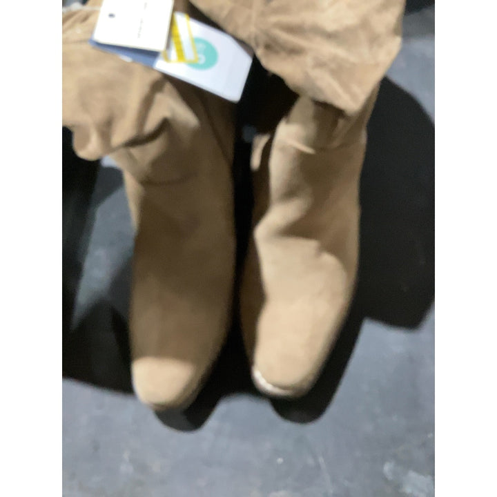 Lot # 561 Universal Thread Harlan Dress Boots $31.49