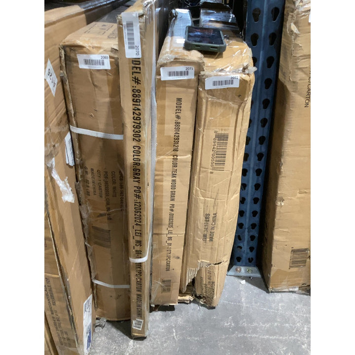 Lot # 2071 Flash Furniture 111 Desk $111.00