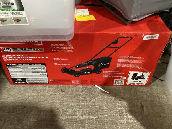 Lot # 1993 CRAFTSMAN V20 Lawn Mower, Push Mower $329