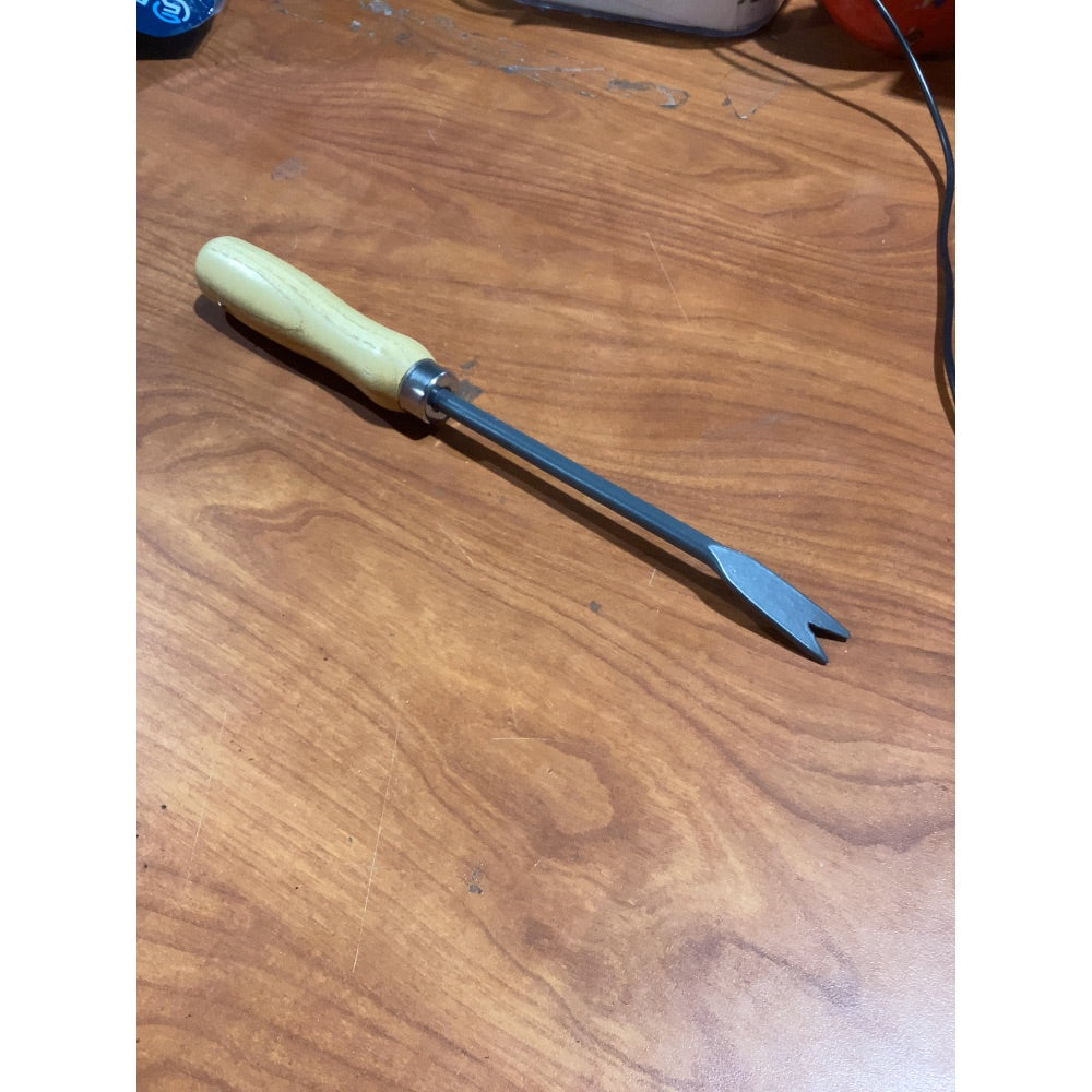Lot # 1315 Automotive Panel Clip Remover w Wood Handle $14.99