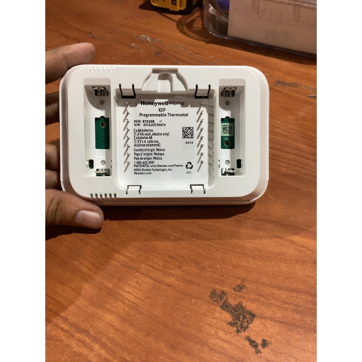 Lot # 1177 Honeywell Home X2P RTH20B Programmable Thermostat $35