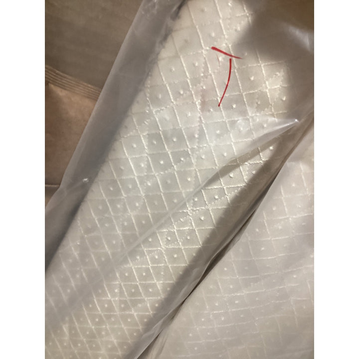 Lot # 2256 Diamond Boxspring $30.00