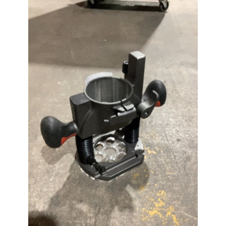 Lot # 735 SKIL Plunge Router Base $45