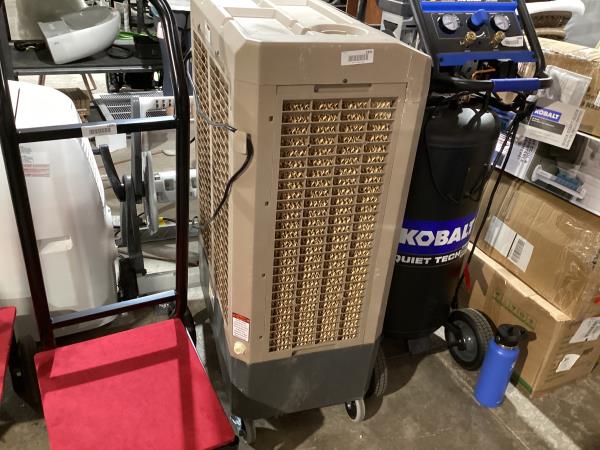 Lot # 1891 Hessaire 5, 300 cfm 3-speed portable evaporative cooler $620