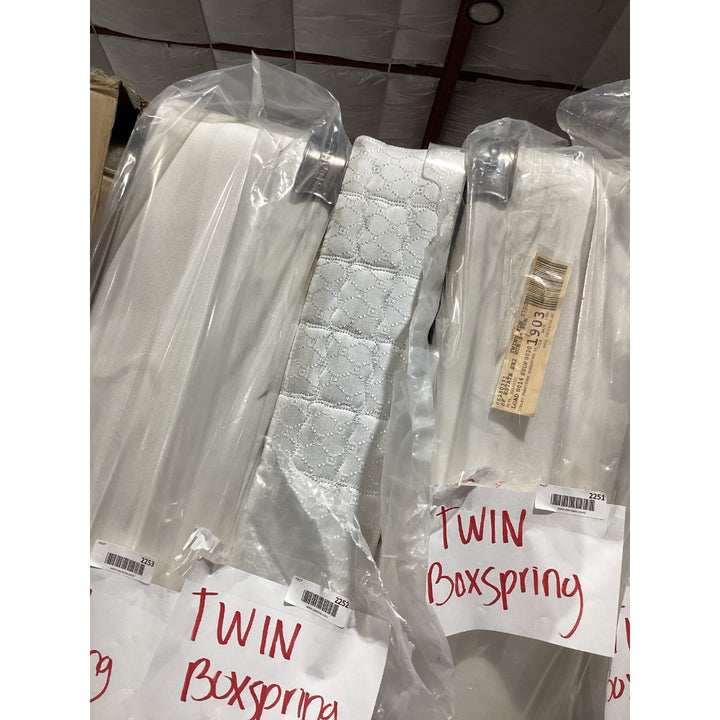 Lot # 2252 Boxspring $25.00