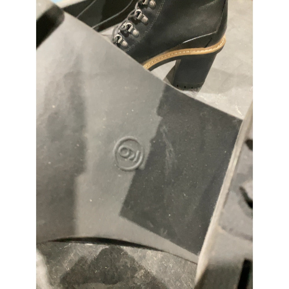 Lot # 260 Lace-Up Boots $10.00