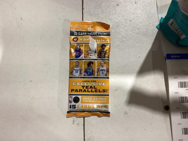 Lot # 393 NBA Chronicles Basketball 15-Pack Trading Cards  Multicolor