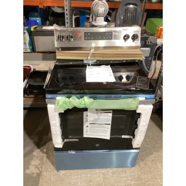 Lot # 2354 GE GRF400 GVSS Electric Range $700