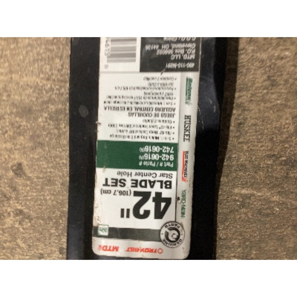 Lot # 480 HUSKEE 42 Star Hole Lawnmower Blades $45