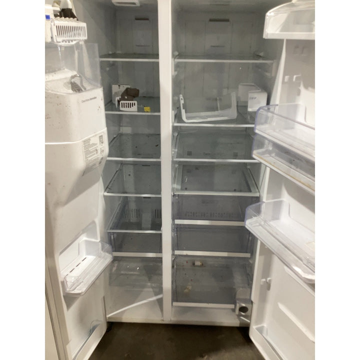 Lot # 2293 Samsung Refrigerator $1000