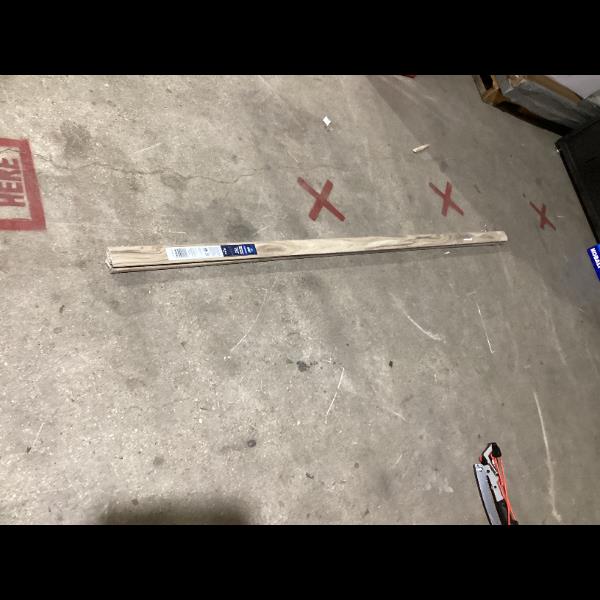 Lot # 1419 PROJECT SOURCE Laminate Stairnose Molding $26