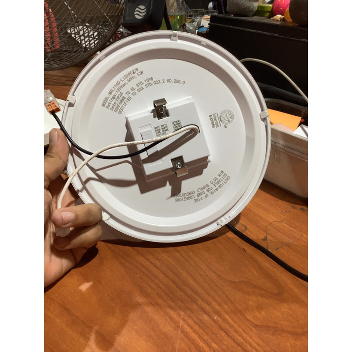 Lot # 1468 White WXL1140-L12K9Q2W LED Panel Light $20.00