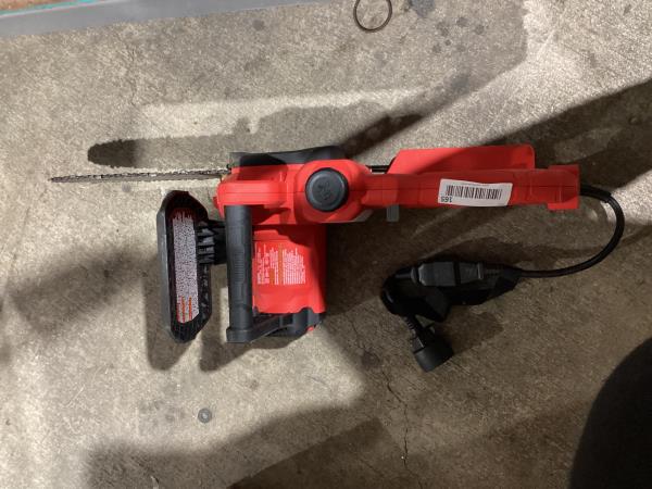 Lot # 165 CRAFTSMAN 10in Corded Electric 8 Amp Chainsaw $159