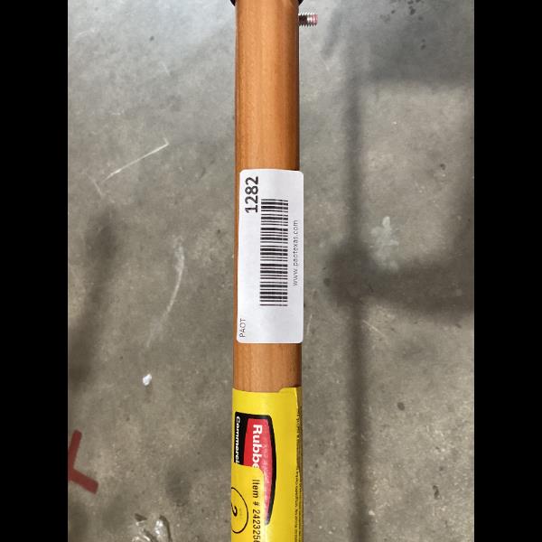Lot # 1282 Midwest Rake EZ Squeegee 24-inch $55