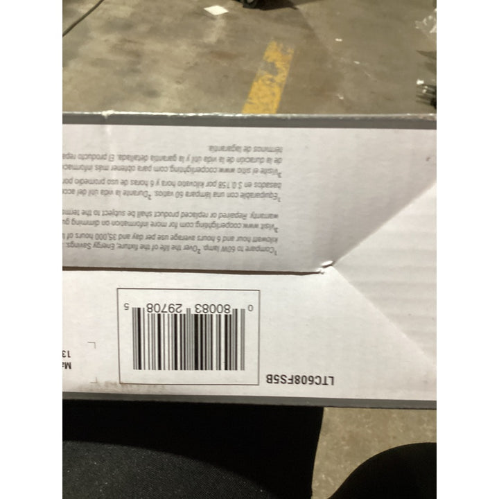 Lot # 877 HALO 6 5-Color Select Canless Downlight $25.00