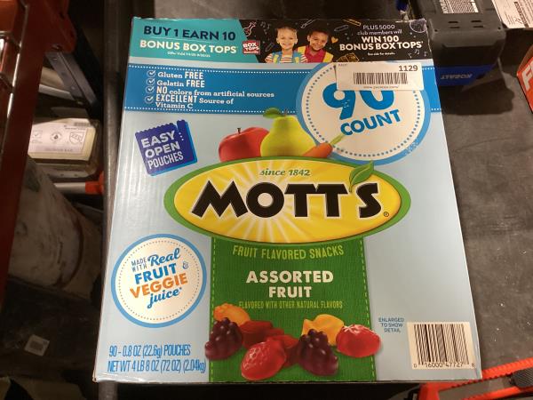 Lot # 1129 Motts Medley Fruit Snacks 90 Pouches $14.00