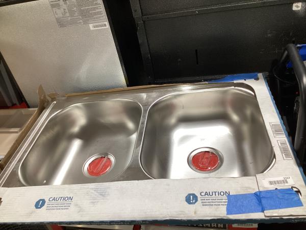 Lot # 2157 Kingsford 33x22 Stainless Kitchen Sink $70