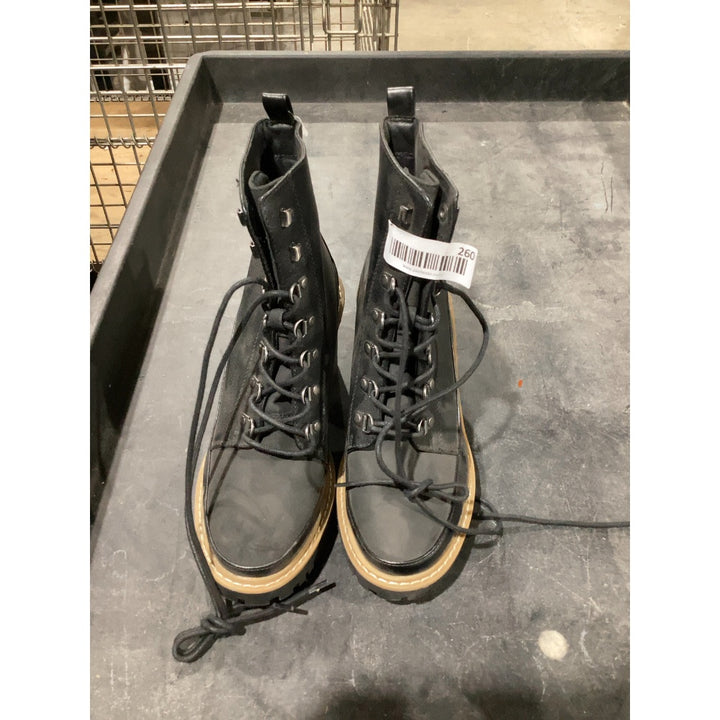 Lot # 260 Lace-Up Boots $10.00