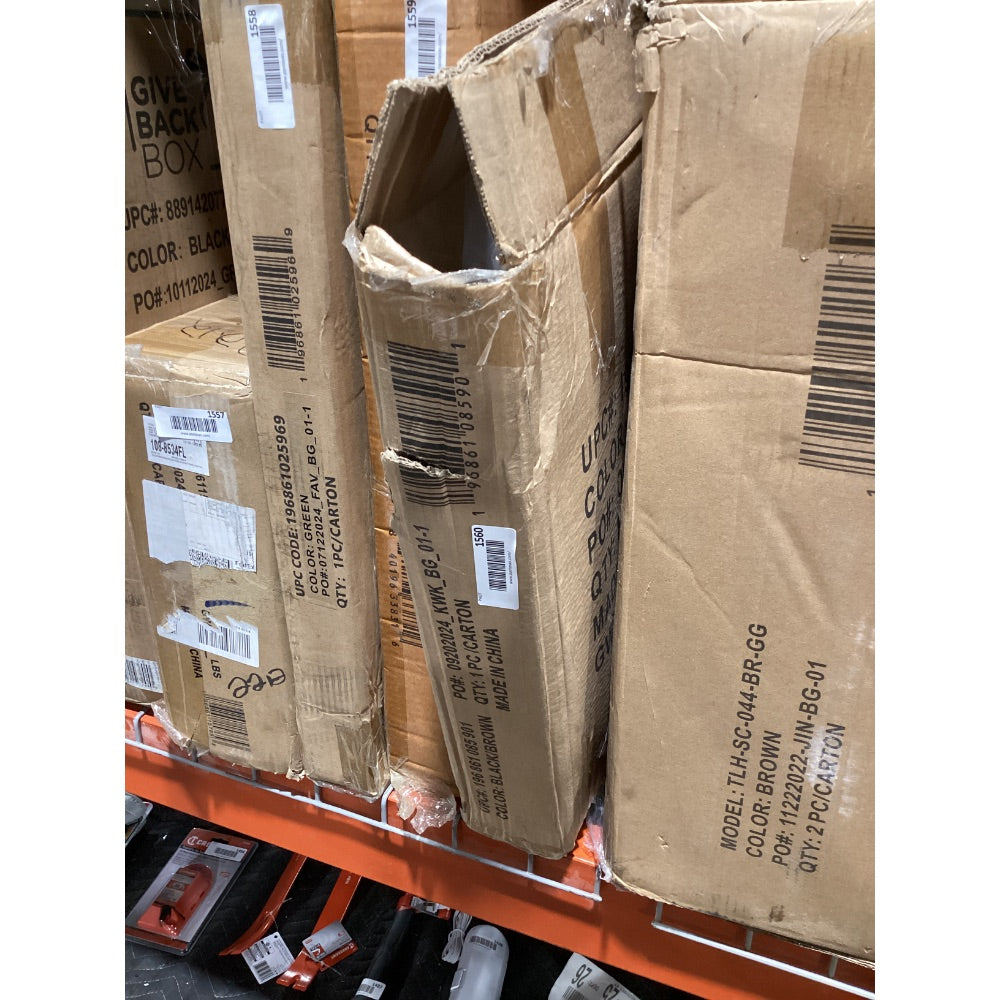 Lot # 1560 Flash Furniture Lounge Chair $69.27