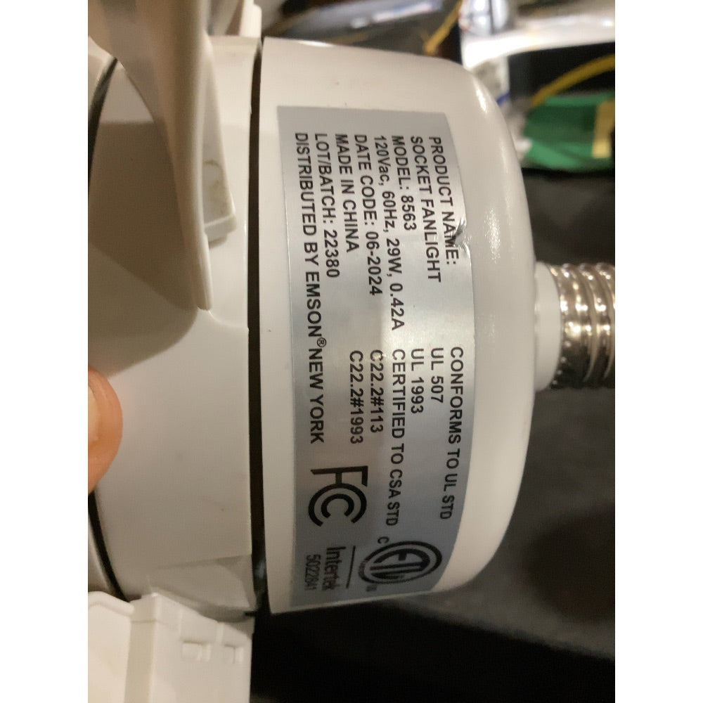 Lot # 620 Emson 8563 Socket Fan Light $25.00
