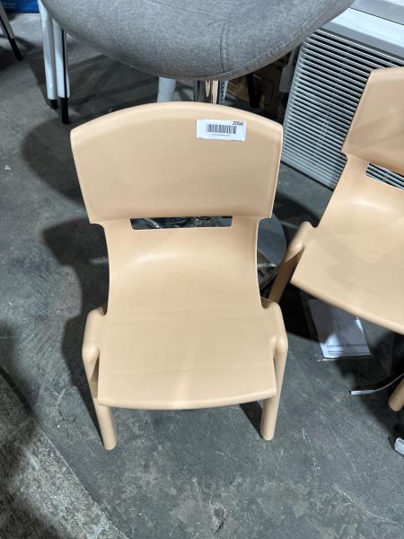 Lot # 2463 Flash Furniture Stacking Chairs $53.00