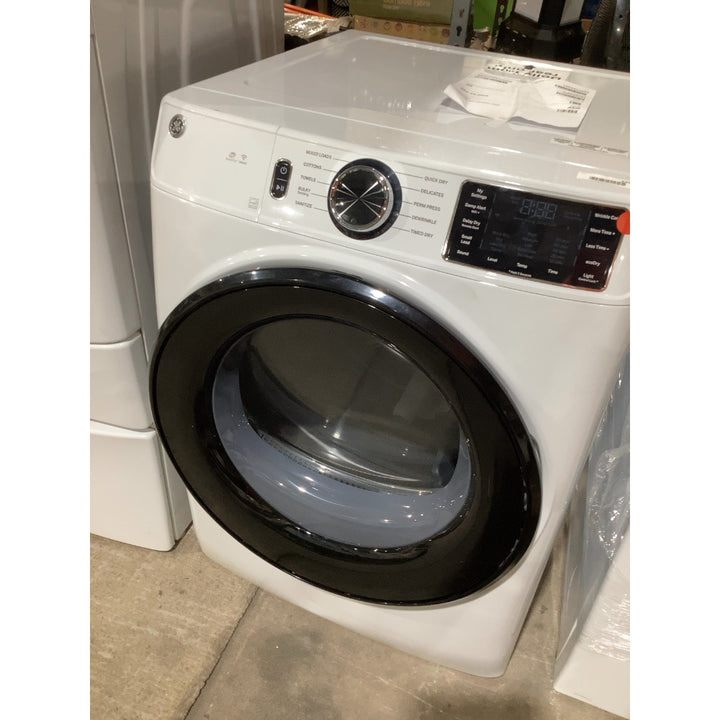 Lot # 2352 GE GFD55ESSNWW Dryer $800