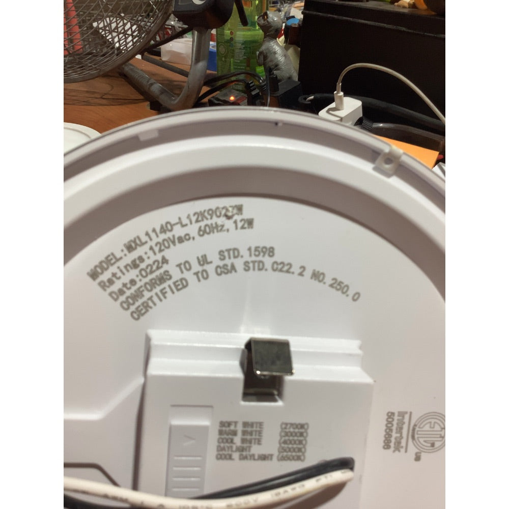 Lot # 1468 White WXL1140-L12K9Q2W LED Panel Light $20.00