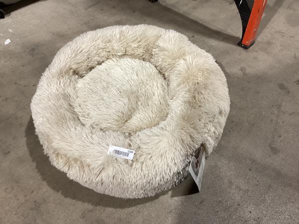 Lot # 1589 Koolaburra by UGG Sacha Faux Fur Pet Bed, Linen