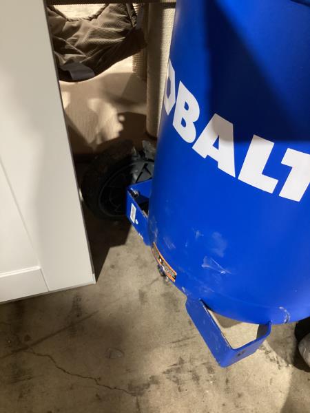 Lot # 2029 Kobalt 20-Gallon Portable Electric 175 PSI Vertical Air Compressor $259