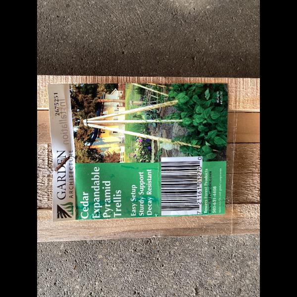 Lot # 1293 GARDEN ARCHITECTURE Expandable Pyramid Trellis $39